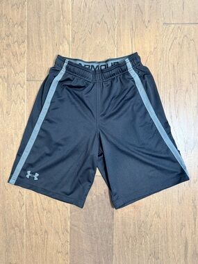 Under Armour Men’s Black Mesh Athletic Shorts with Gray Stripe